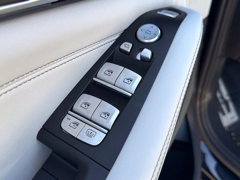 Used 2024 BMW X7 xDrive40iImage 19