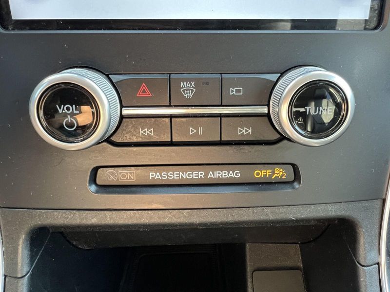 2022 Ford Edge Titanium photo 28