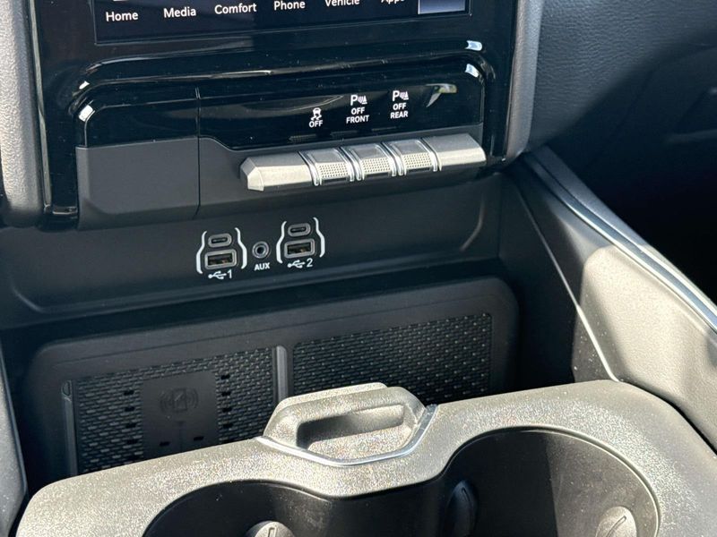 New 2026 RAM 1500 Big Horn Crew Cab 4x4 5'7' Box