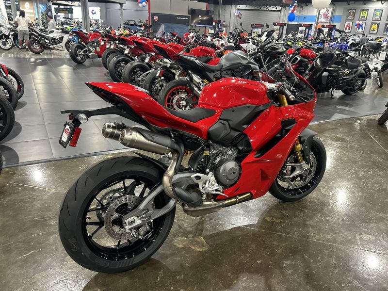 New 2026 Ducati PANIGALE V2 S 896 Image 12