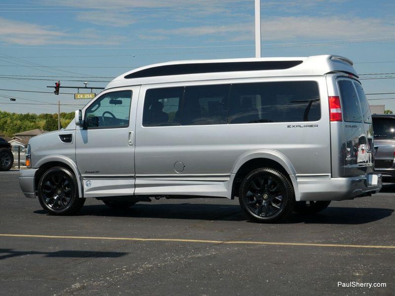 2023 Chevrolet Express 2500 Cargo photo 7