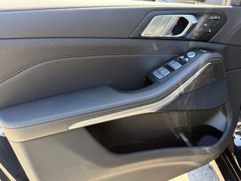 New 2026 BMW X7 xDrive40iImage 15