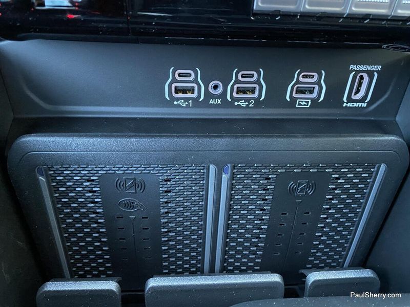 New 2026 RAM 1500 Rho Crew Cab 4x4 5'7' Box