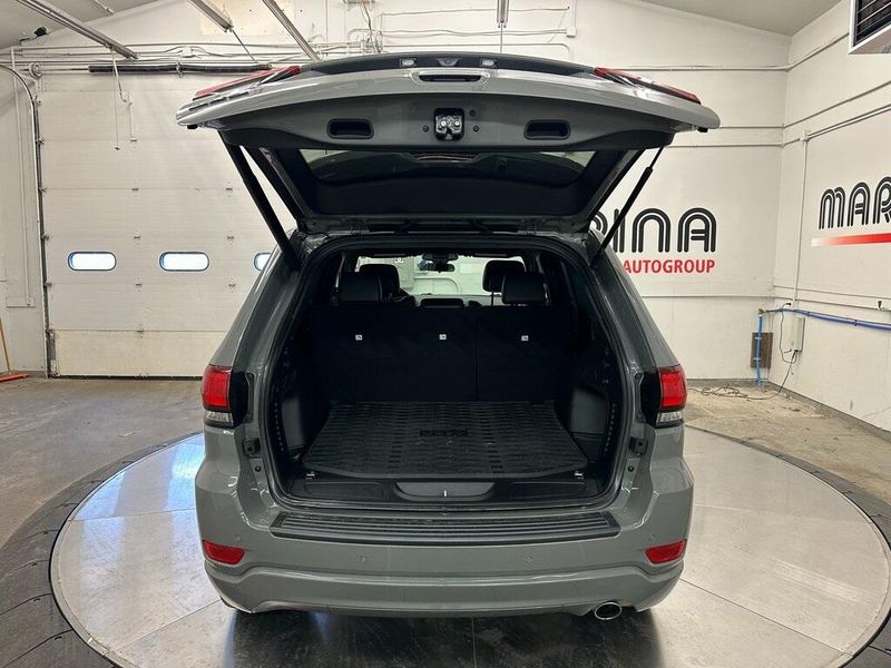 2021 Jeep Grand Cherokee Laredo XImage 17