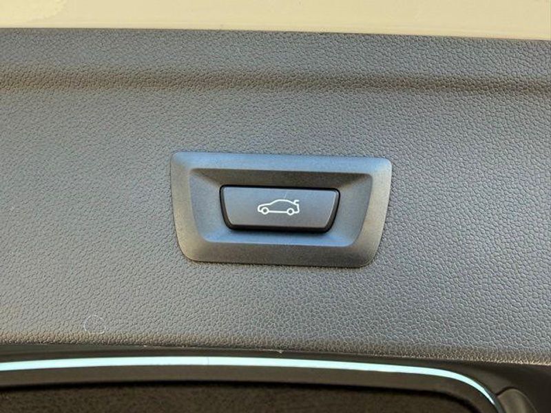 Used 2026 BMW iX xDrive45Image 16