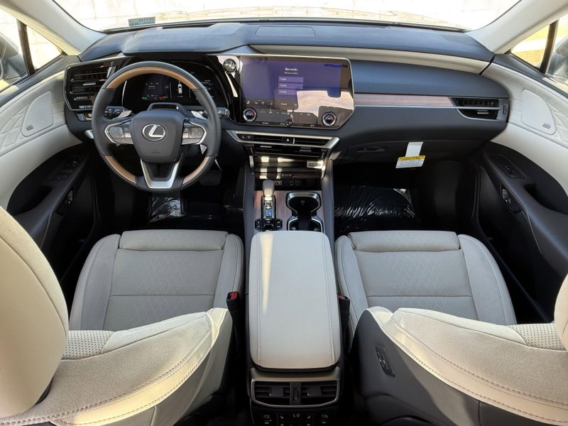 New 2026 Lexus RX 450h+ LuxuryImage 27