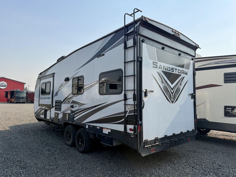 Used 2021 FOREST RIVER SANDSTORM 245GSLC Image 3