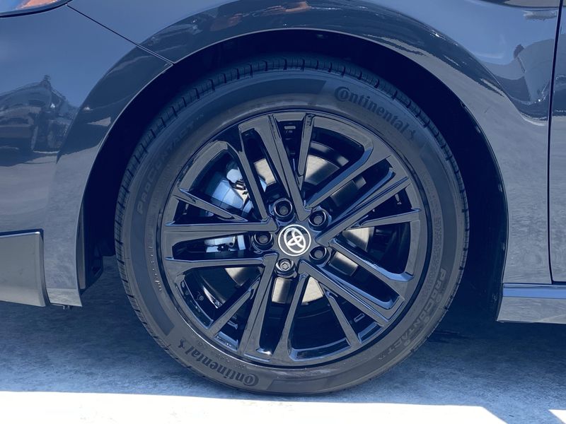 New 2025 Toyota Camry SEImage 8
