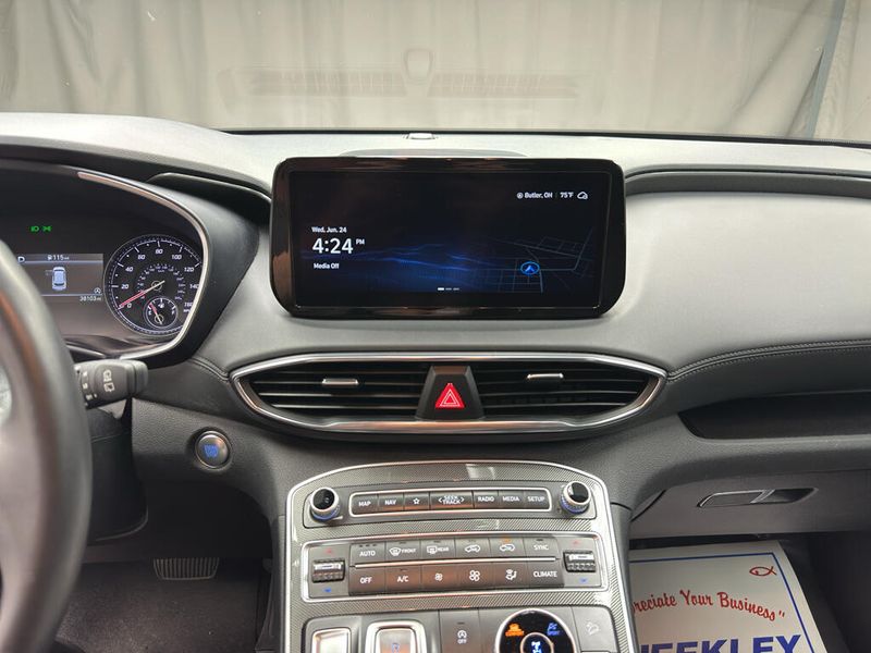 Used 2023 Hyundai Santa Fe SELImage 12