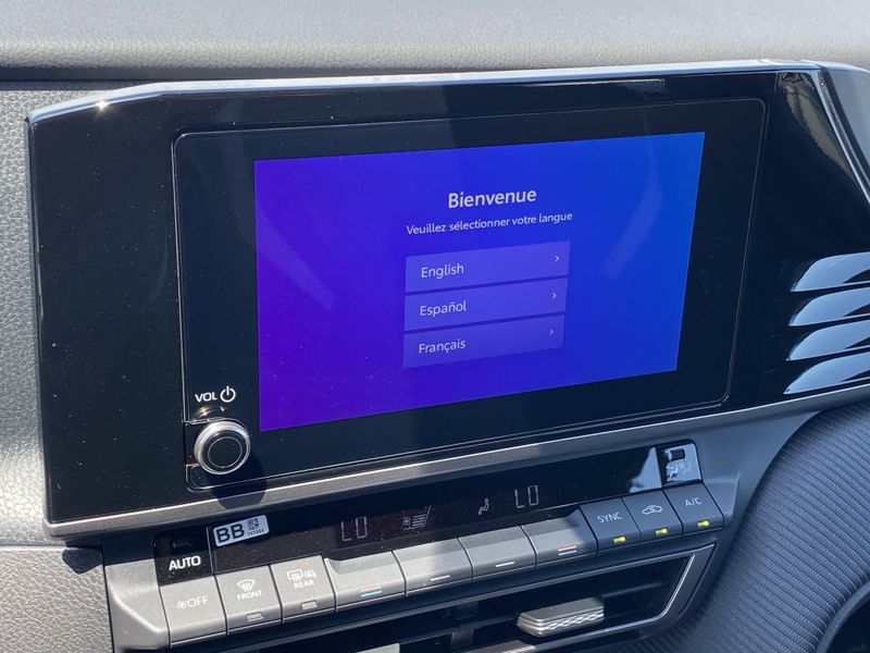 New 2025 Toyota Camry SEImage 15