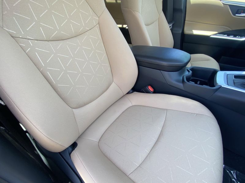 2025 Toyota RAV4 XLEImage 11