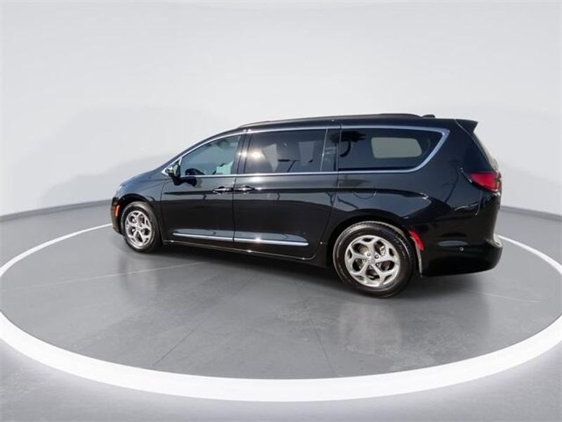 2022 Chrysler Pacifica LimitedImage 6