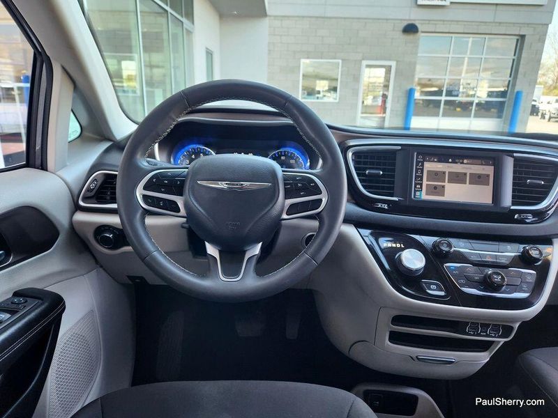 2022 Chrysler Voyager LXImage 41