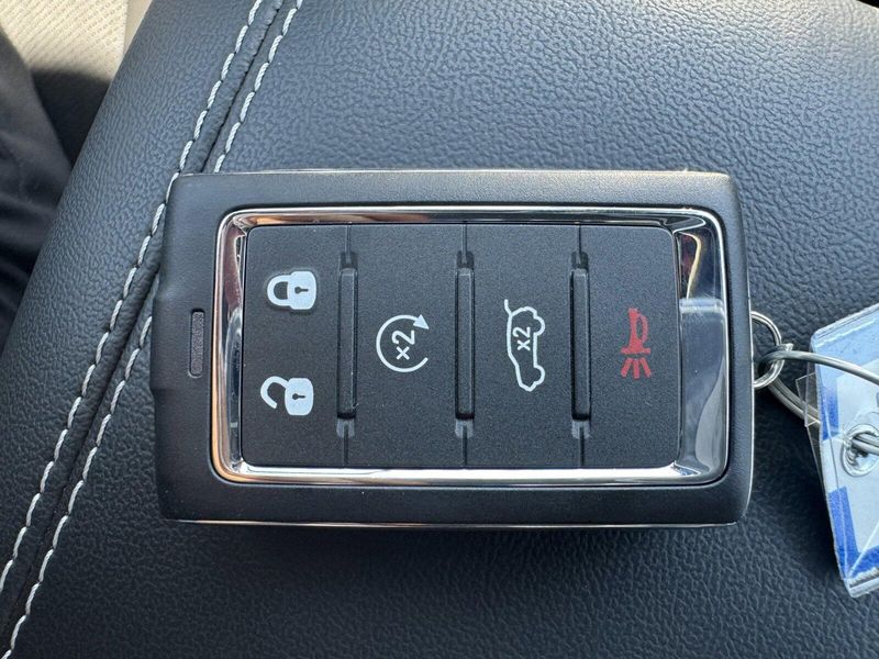 2024 Jeep Grand Cherokee L Altitude XImage 36