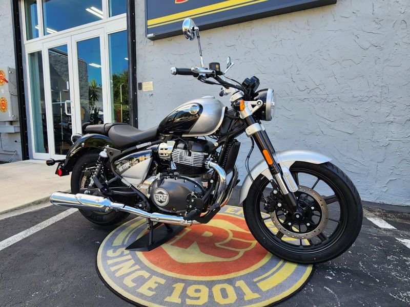 New 2024 Royal Enfield SUPER METEOR Image 10