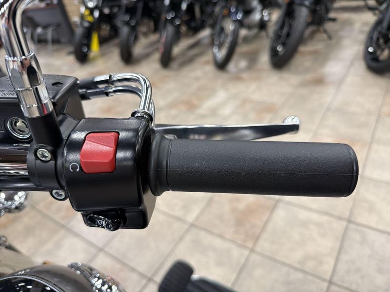 New 2026 Kawasaki VULCAN 900 CLASSIC LT Image 25