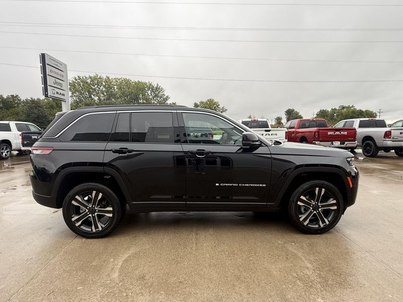 New 2027 Jeep Grand Cherokee Limited 4x4Image 37