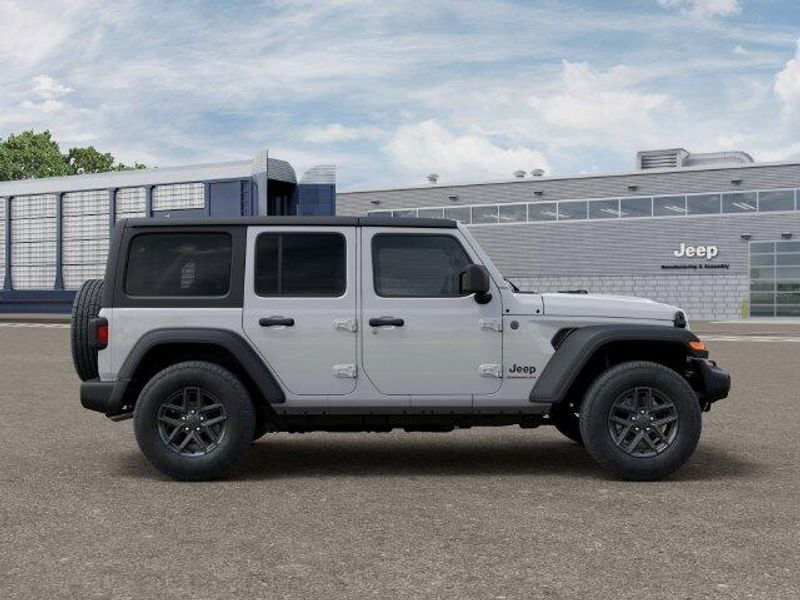 New 2026 Jeep Wrangler 4-door Sport SImage 21