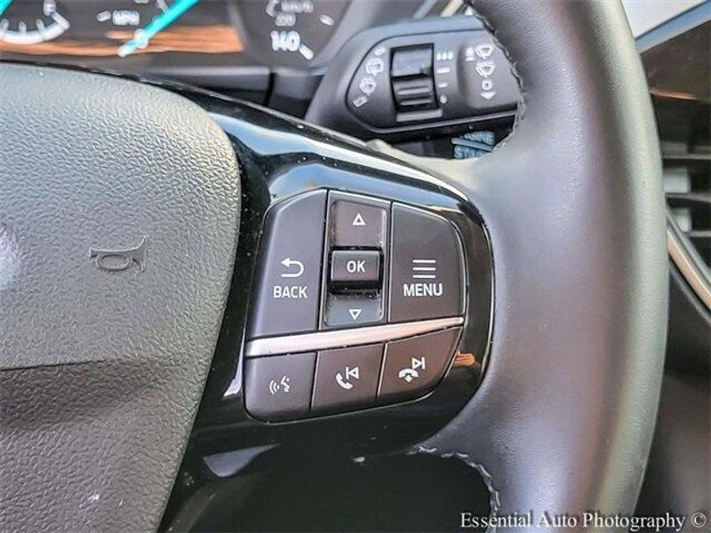 2022 Ford Escape SE photo 12