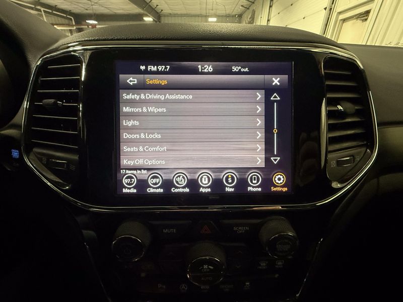 Used 2021 Jeep Grand Cherokee Laredo XImage 35