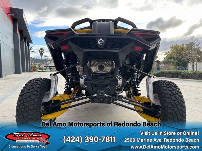 2024 Can-Am 7ARC  in a CARBON BLACK & NEO YELLOW exterior color. Del Amo Motorsports of Redondo Beach (424) 304-1660 delamomotorsports.com 