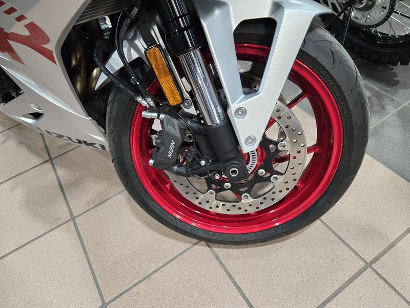 2024 Suzuki GSXS 8R Image 18