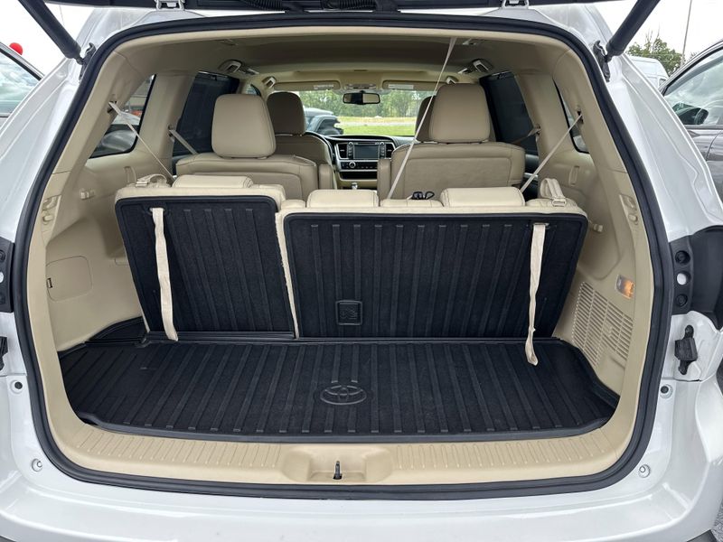 Used 2015 Toyota Highlander XLEImage 13