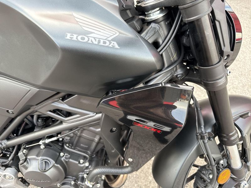 New 2025 Honda CB300R ABS Image 13