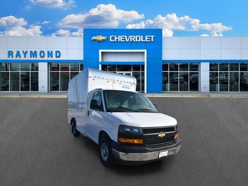 New 2026 Chevrolet Express 3500 Work VanImage 10