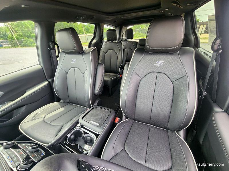 New 2025 Chrysler Pacifica LimitedImage 29