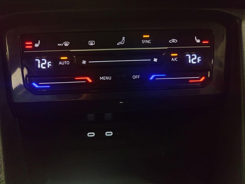 Used 2022 Volkswagen Tiguan SE AWD w/SunroofImage 25