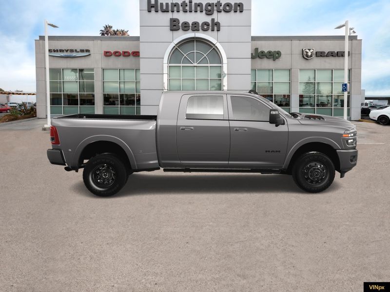 2025 RAM 3500 Limited Mega Cab 4x4 DuallyImage 9