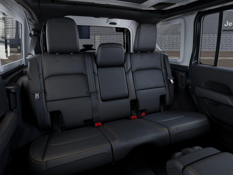 New 2026 Jeep Wrangler 4-door SaharaImage 15
