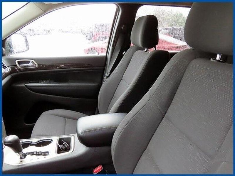 2012 Jeep Grand Cherokee LaredoImage 13