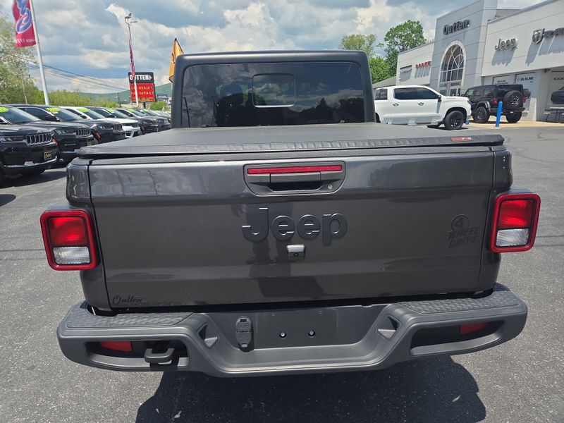 2022 Jeep Gladiator Willys photo 4