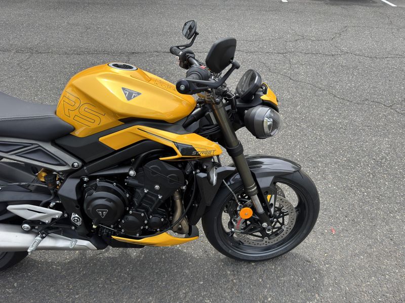 2025 Triumph Street Triple 765 RS - COSMIC YELLOW 