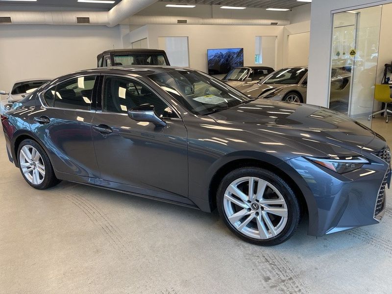 2021 Lexus IS 300Image 1