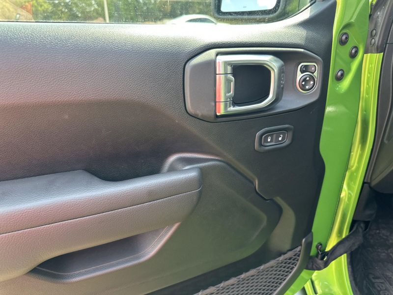 New 2025 Jeep Wrangler 4-door Sport SImage 17