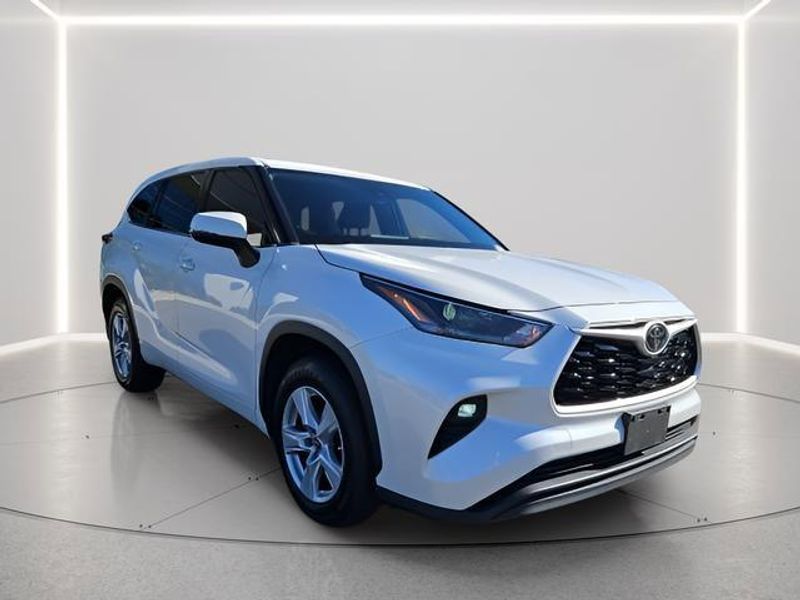 Used 2021 Toyota Highlander LE