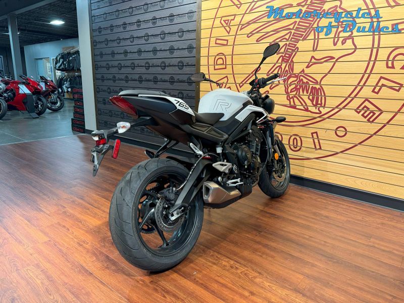 2024 Triumph Street Triple 765 R Image 8