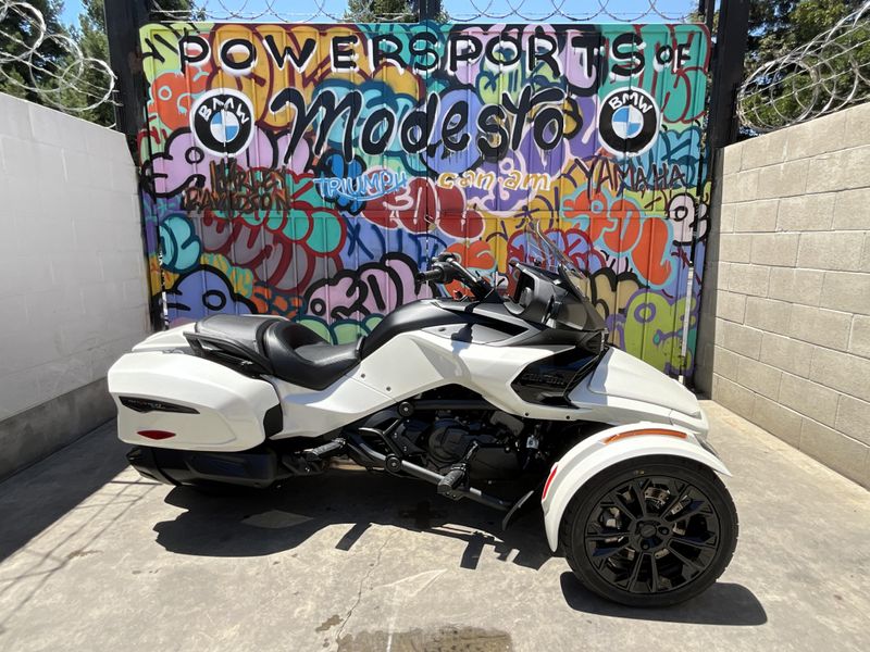 New 2026 Can-Am SPYDER F3 T 1330 Image 3