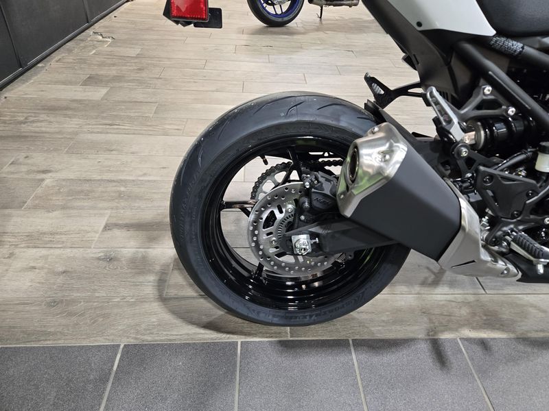 NEW 2026 KAWASAKI Z900 ABS Image 17