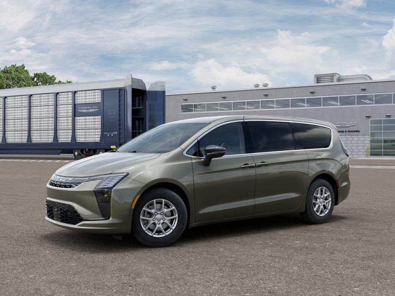 New 2027 Chrysler Pacifica SelectImage 2