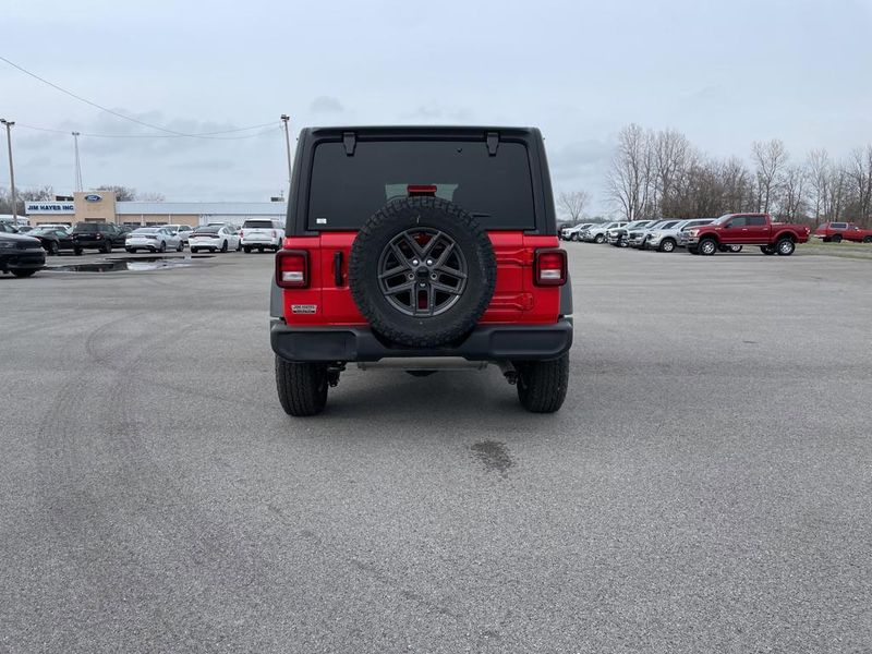 2024 Jeep Wrangler Unlimited Sport RHD photo 6