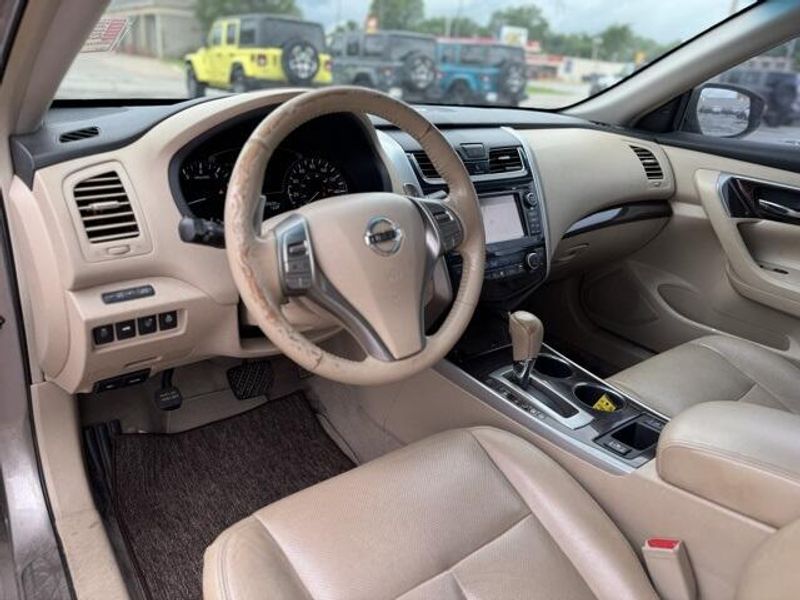 2013 Nissan Altima 3.5 SLImage 9