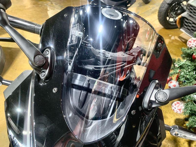 New 2026 Yamaha YZF-R3 ABS Image 15