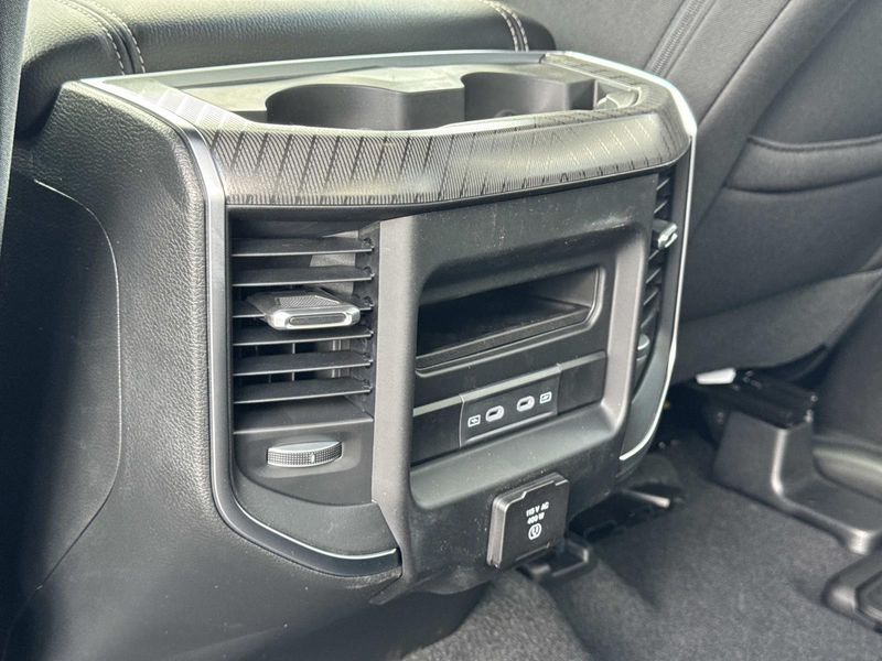 New 2026 RAM 1500 Big Horn Crew Cab 4x2 5'7' Box