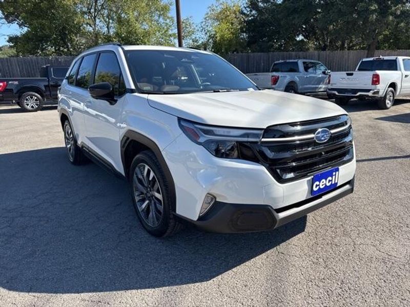 2025 Subaru Forester Touring photo 3