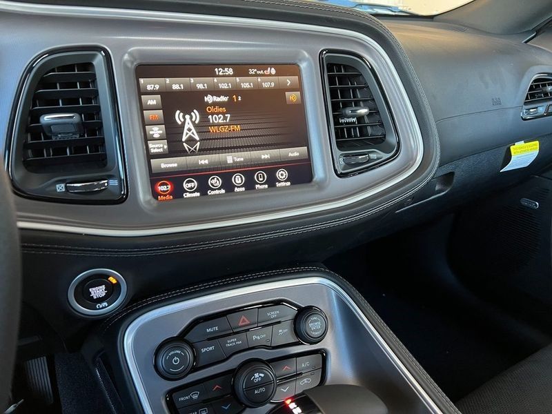2022 Dodge Challenger Gt AwdImage 3