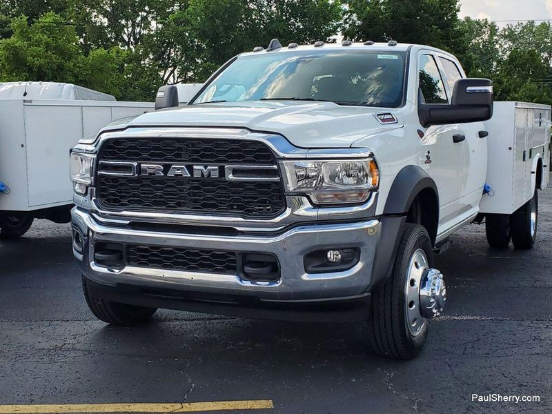 New 2024 RAM 5500 Tradesman Chassis Crew Cab 4x4 84